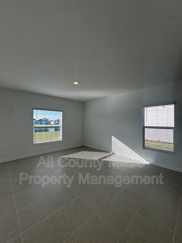 Foto del edificio - 5642 Gingham Dr