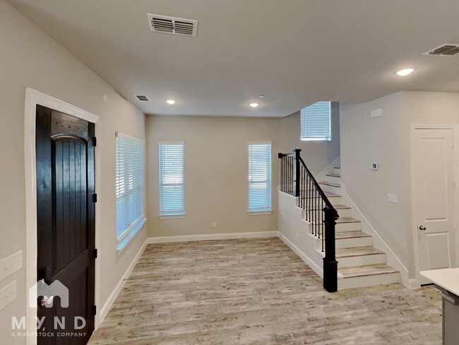 Building Photo - 6288 Rilla St