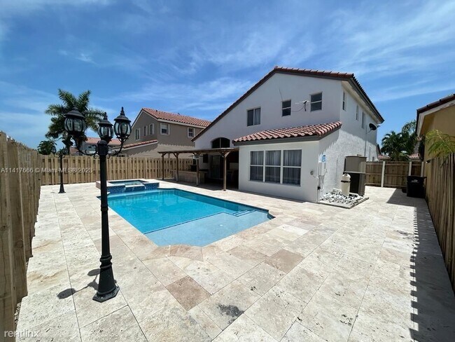 Foto del edificio - 4 br, 2.5 bath House - 13405 SW 144th Ter
