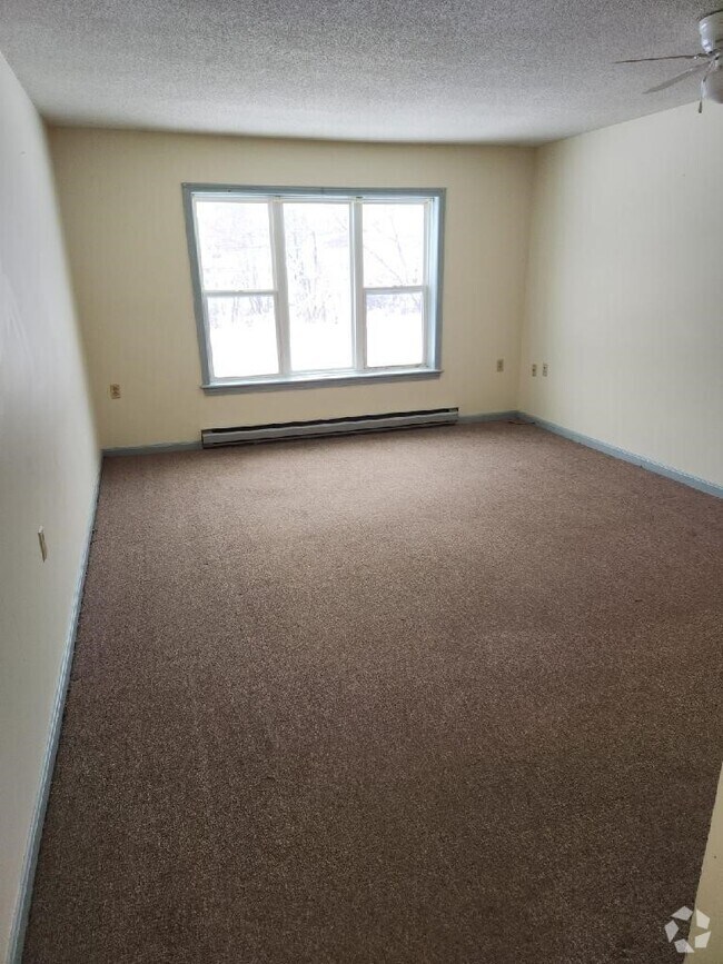 Apartments under 400 in Danforth, ME 2 Rentals