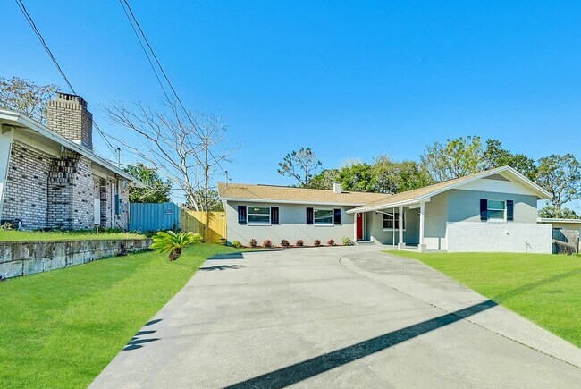 Building Photo - 1720 Newton St