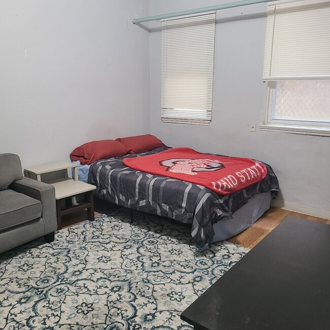 Foto del edificio - 2344 Prospect Ave E