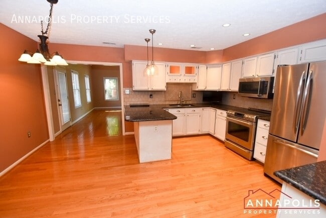 Foto del edificio - 714 Old Love Point Rd