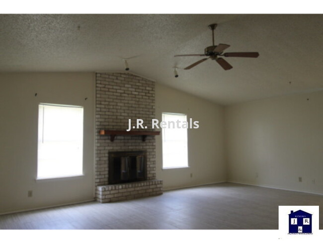 Building Photo - 2916 Trailridge Cir