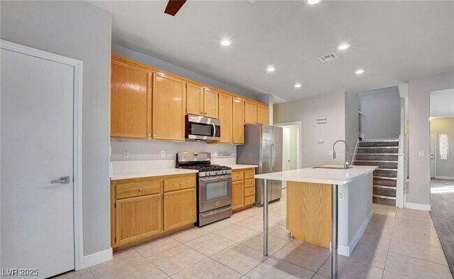 Foto del edificio - 9412 Warm Waters Ave