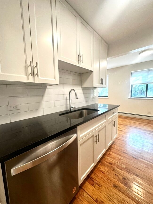 Foto del edificio - 6954 N Sheridan Rd