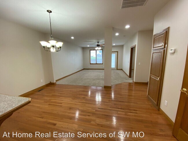 Foto del edificio - 5577-5623 N 17th St