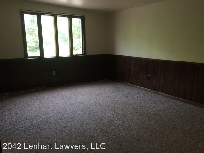 Building Photo - 2042 Lenhart Rd