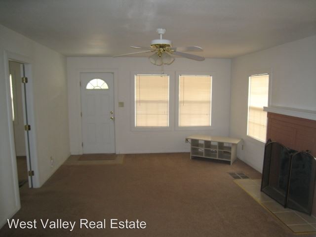 Building Photo - 2 br, 1 bath House - 320 E Street
