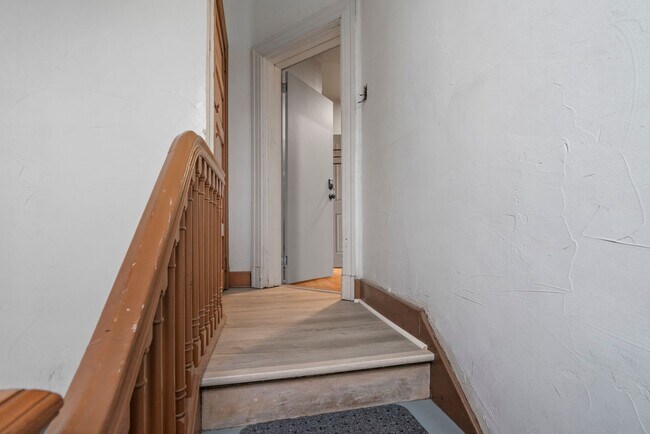 Photo - 512 S Millvale Ave Apartment