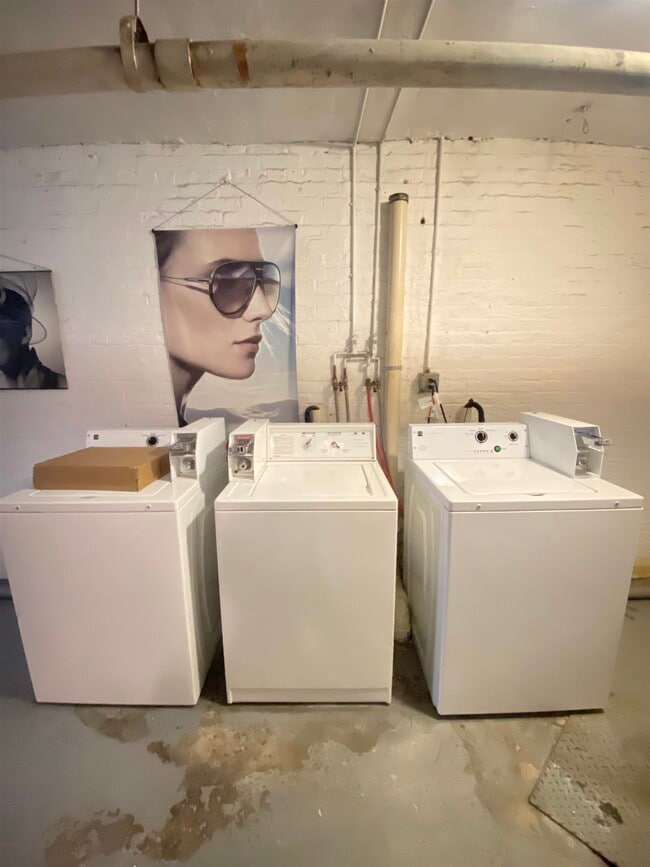 Building Photo - 410 Washington St