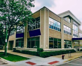 Building Photo - 2750 N Wayne Ave