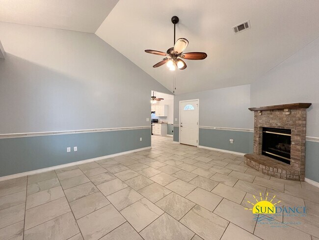 Building Photo - Charming 3BR/2BA Home in South Crestview – Near Bases & Beaches!