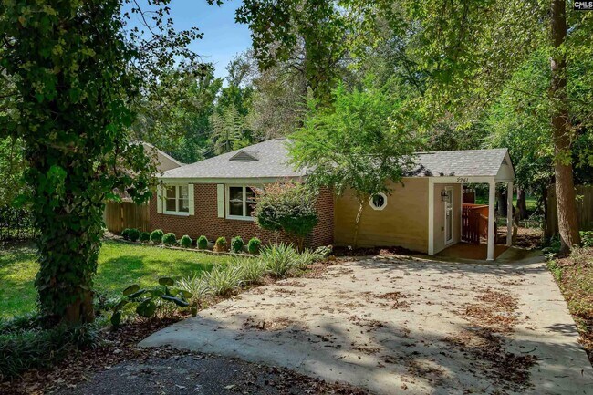 Building Photo - 2241 Atascadero Dr