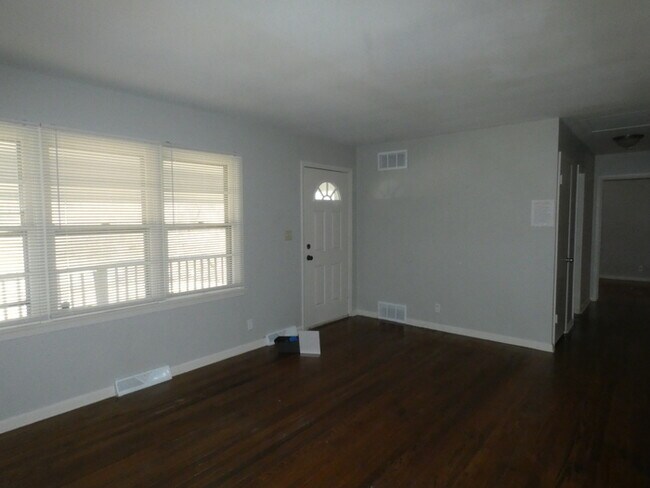 Foto del edificio - 4801 NW 61st St