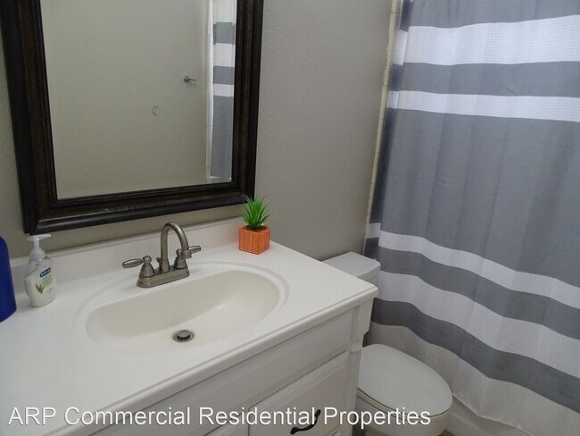 Building Photo - 3 br, 1.5 bath House - 9000 MOUNT ETNA DR