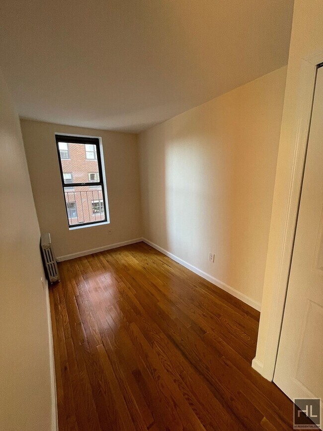Foto del edificio - EAST 80 STREET