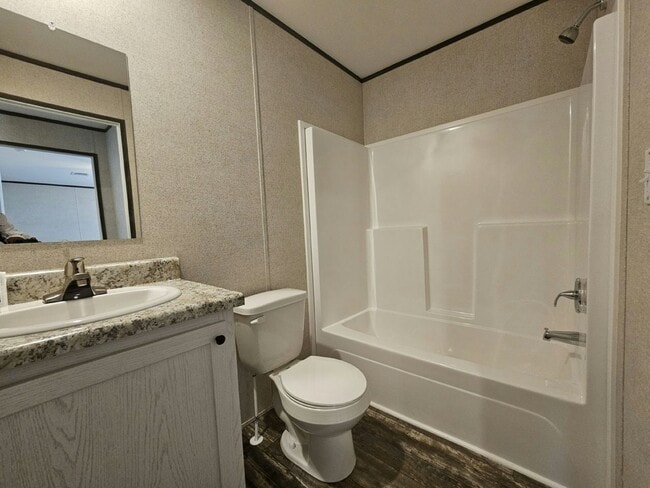 Building Photo - 464 Suwanee Dr