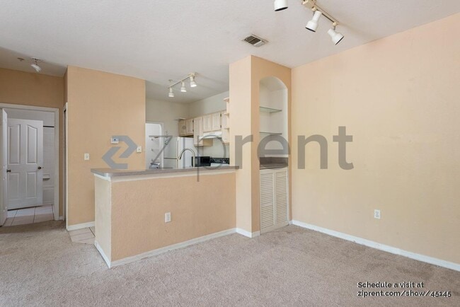 Foto del edificio - 5813 Legacy Crescent Pl