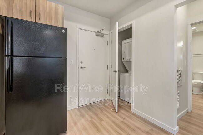 Foto del edificio - 385 E 42nd St