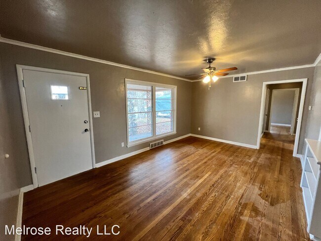 Building Photo - 3 br, 1 bath House - 208  East 14th Street