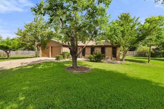 Foto del edificio - 704 Brookwood Cir