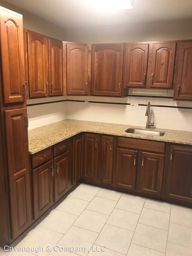 Building Photo - 2121 Cromwell Hills Dr