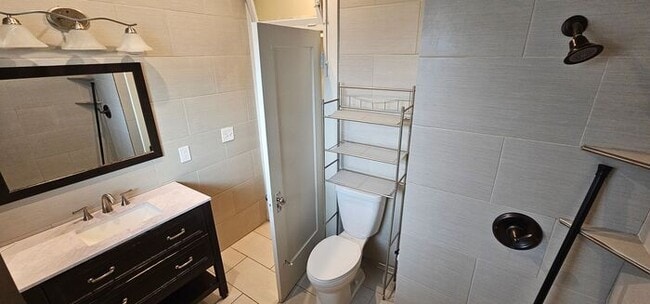 Building Photo - 2 bed 1 bath plus office/Den room, Downtown Reno, UNR. Duplex FOR RENT!