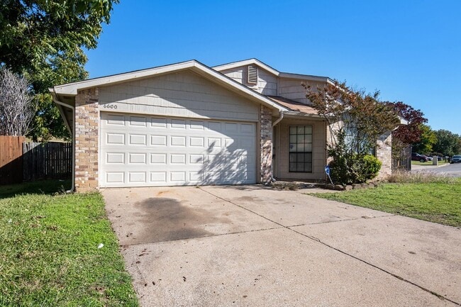 Foto del edificio - 6600 Brookhaven Ct