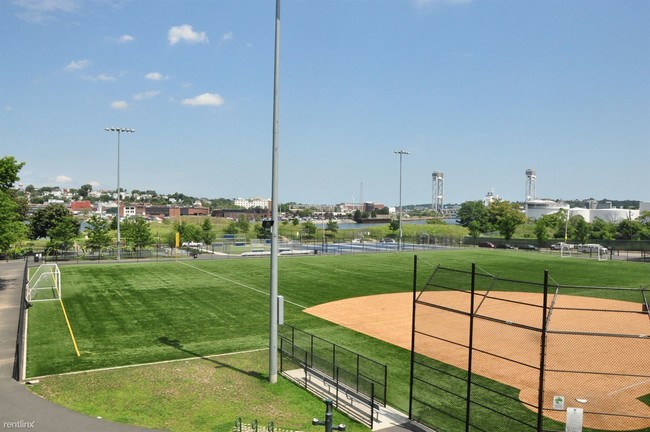 Building Photo - 204 Falcon St