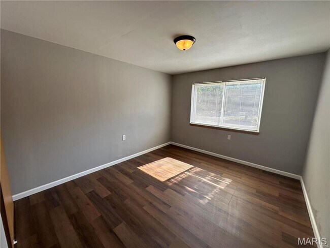 Foto del edificio - 13 Bruce Dr