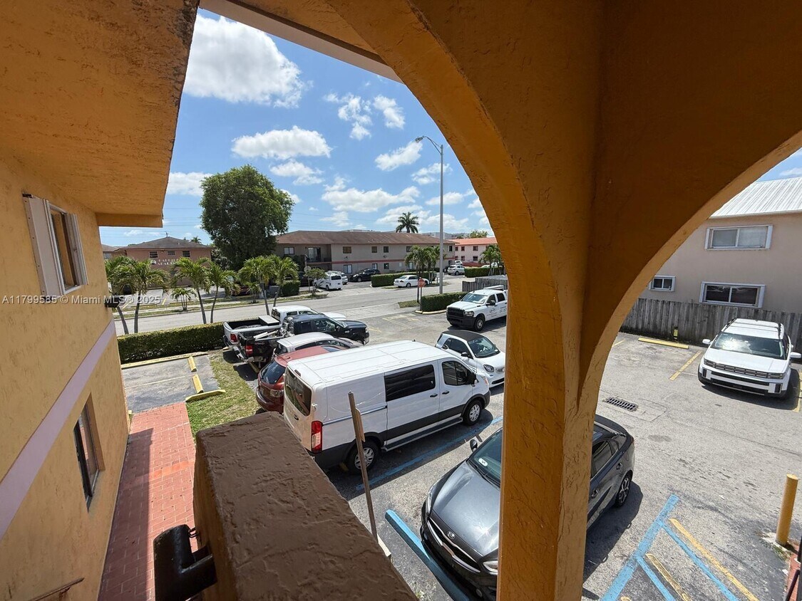 Foto principal - 6278 W 22nd Ct
