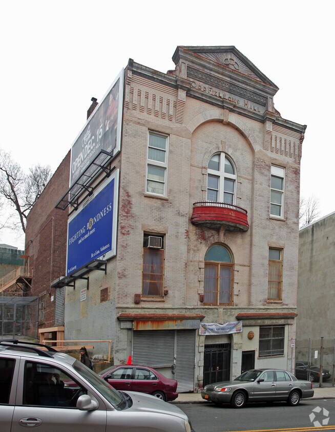 Building Photo - 72 N Broadway