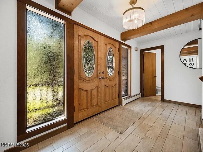 Foto del edificio - 445 Country Club Dr