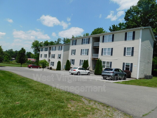 Building Photo - 224 Cardinal Wy