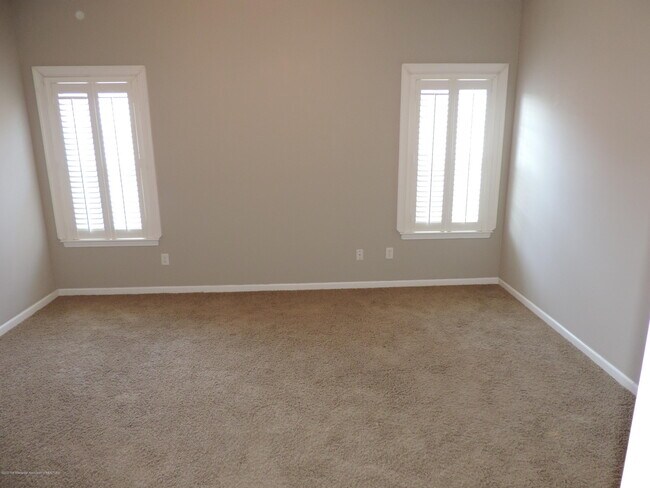 Building Photo - 5784 Bedford Loop E