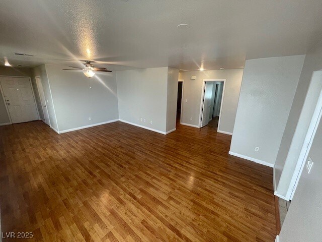Foto del edificio - 6223 Lone Cypress Ct