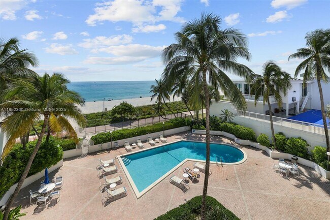 Foto del edificio - 5415 Collins Ave