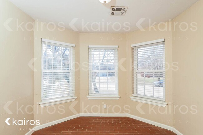 Foto del edificio - 702 W 19th St.
