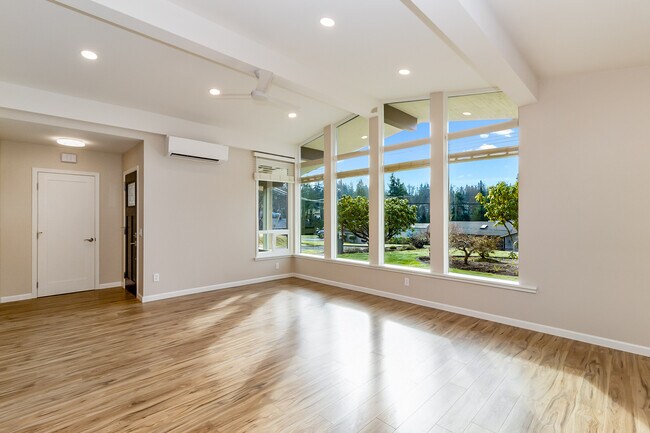 Foto del edificio - 8317 Vernon Rd