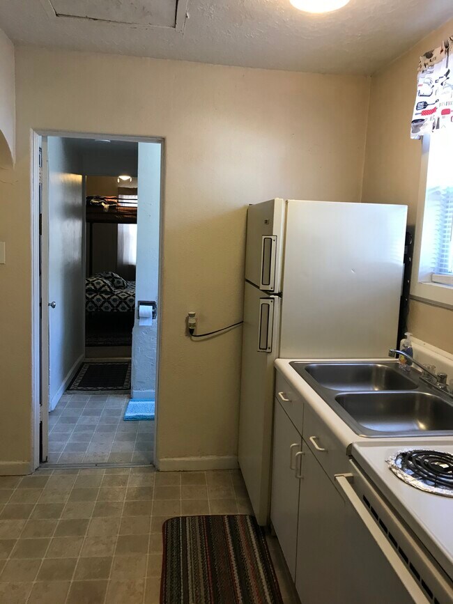 725 N Main St Unit 1, Pocatello, ID 83204 Apartments in Pocatello