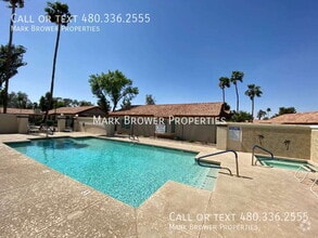 Building Photo - 1120 N Val Vista Dr
