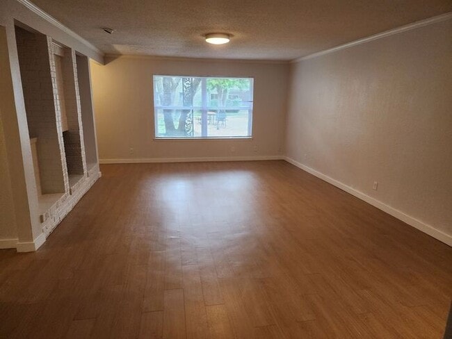 Building Photo - Abbey Road B2- 2 bedroom, 2 bath