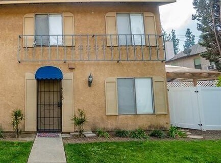 Primary Photo - Beautiful 2 Bedroom 1.5 Bath Condo with Br...