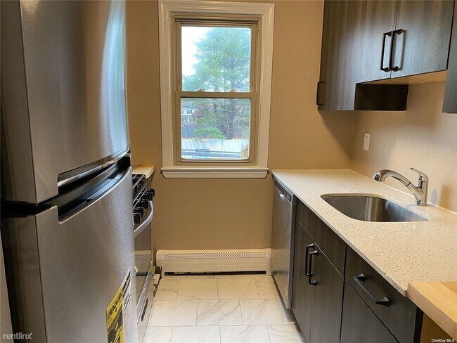 Building Photo - 1 br, 1 bath House - 10 Mallard Ln Apt 2B