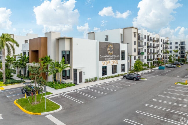 Building - Caroline Golden Glades