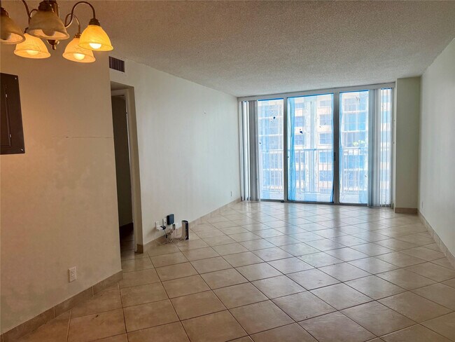 Foto del edificio - 111 Briny Ave