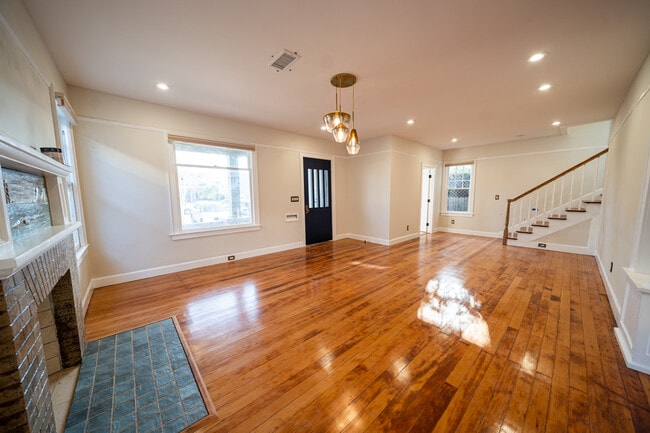 living room - 1258 Essex St