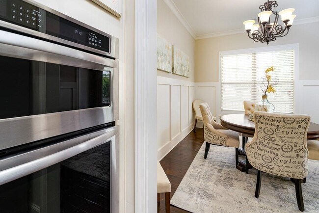 Foto del edificio - 1290 Redbud Dr