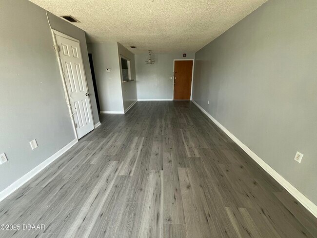 Foto del edificio - 1850 S Park Ave